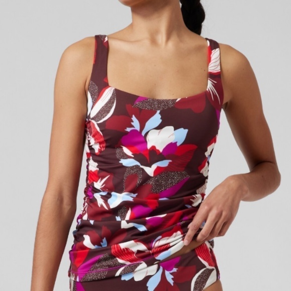NEW Athleta Square Neck Tankini Bra Top 80% Recycled Nylon Size 32 B/C Swimsuit